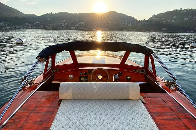 1 Hour Private Wooden Boat Tour on Lake Como 6 Pax - Just The Basics