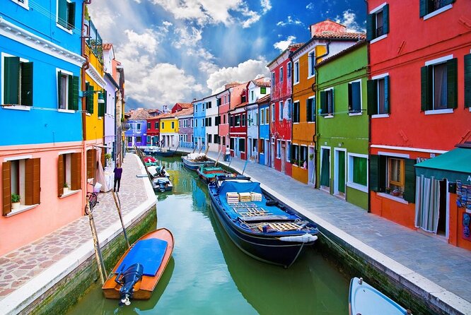 Murano & Burano Islands Guided Small-Group Tour by Private Boat