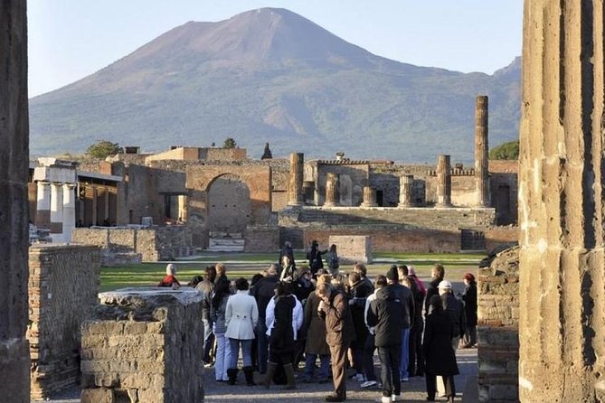 Pompeii Small Group Tour With an Archaeologist