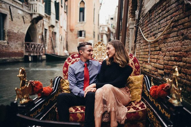 Private Gondola Ride and Photo Session in Venice.