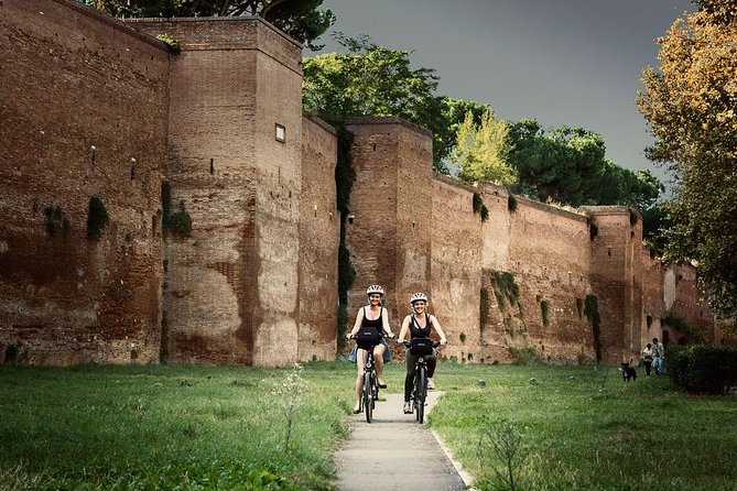 Rome EBike Tour: Appian Way, Catacombs & Roman Aqueducts