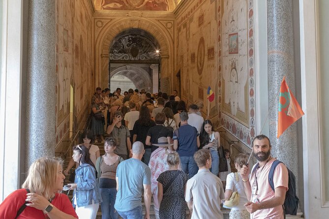 Vatican Museums and Sistine Chapel Guided Tour in Spanish – Skip the Line