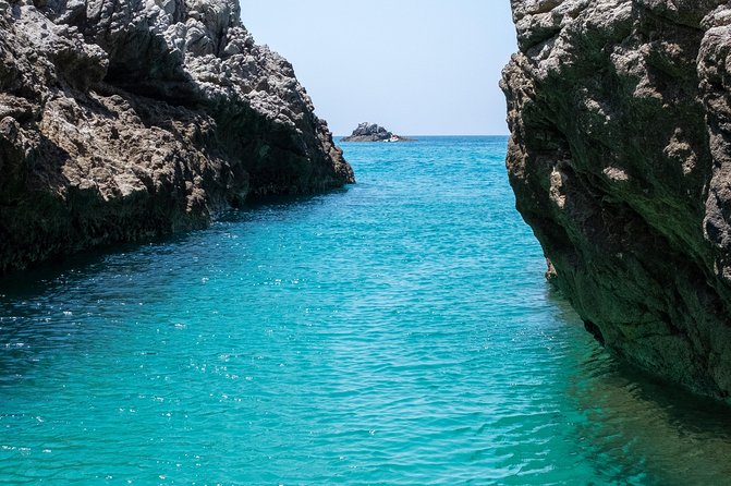 By Boat Between the Sea and the Most Beautiful Beaches! Capo Vaticano - Tropea - Briatico - Itinerary Details