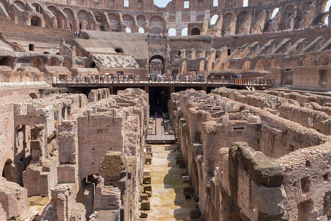 Colosseum, Roman Forum and Palatine Guided Tour in Spanish - Skip the Line - Guide Identification