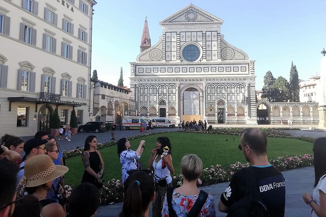 Experience Florence's Art and Architecture on a Walking Tour - Group Walking Experience