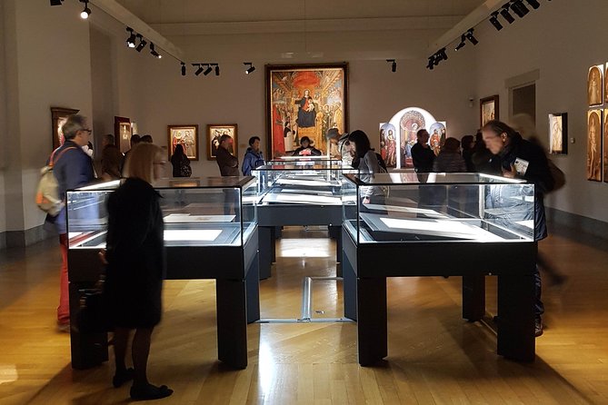 Pinacoteca Ambrosiana and Da Vincis Codex Atlanticus Admission in Milan - Location and Accessibility Details