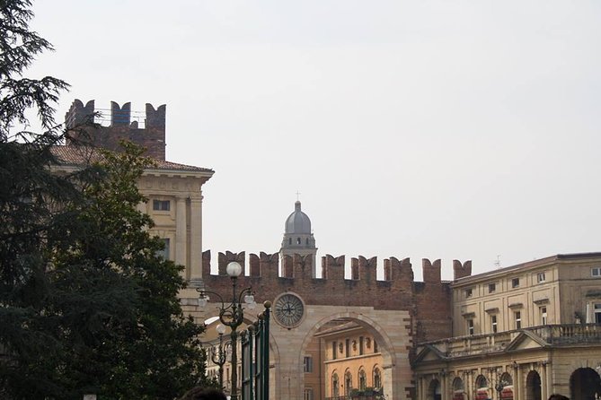 Verona City Sightseeing Walking Tour of Must-See Sites With Local Guide - Meeting Point and Ending Location