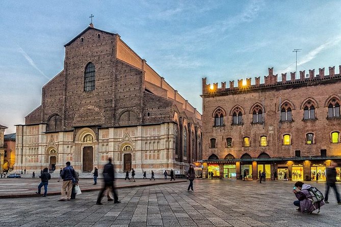 Bologna City Walking Tour - Booking Modifications and Reviews