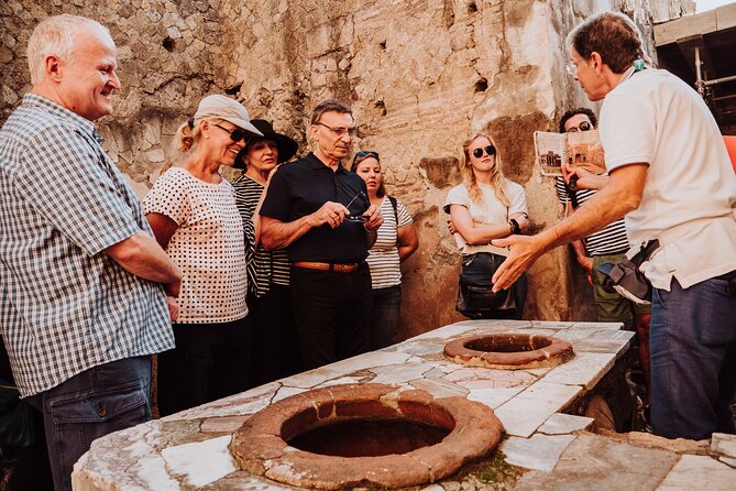Herculaneum Small Group Tour With an Archaeologist - Tour Guides