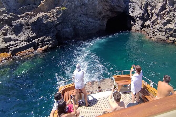 Ischia Island Excursion With the Rocca Corsa Motor Yacht - Dedicated Customer Support Services