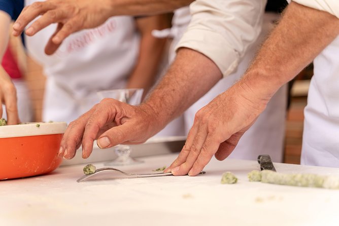 Private Home-Cooking Class With Food and Wine Tastings  - Lake Como - Event Delay and Customer Service
