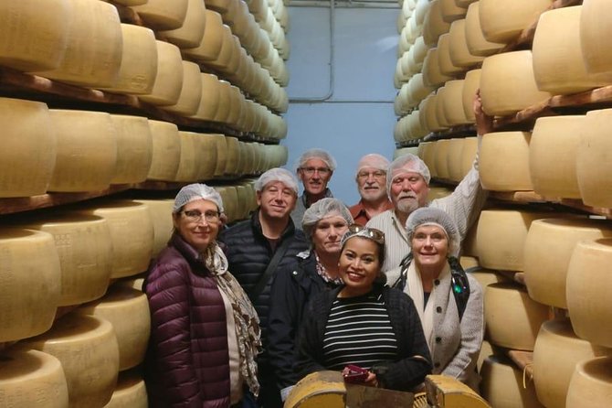 Tour Parmigiano Reggiano Dairy and Parma Ham - Tastings and Wine Pairings