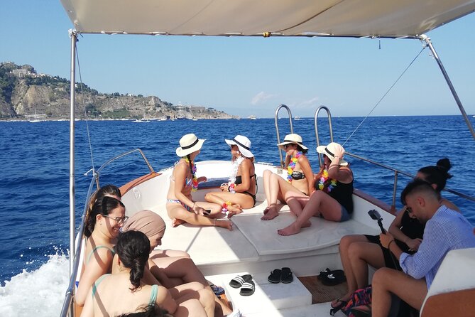 Boat Tour Giardini Naxos Taormina Isola Bella Blue Grotto - Crowd Size and Overall Experience