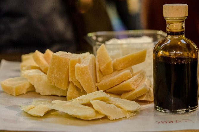 Modena Food Tour - Guide Expertise and Tour Atmosphere