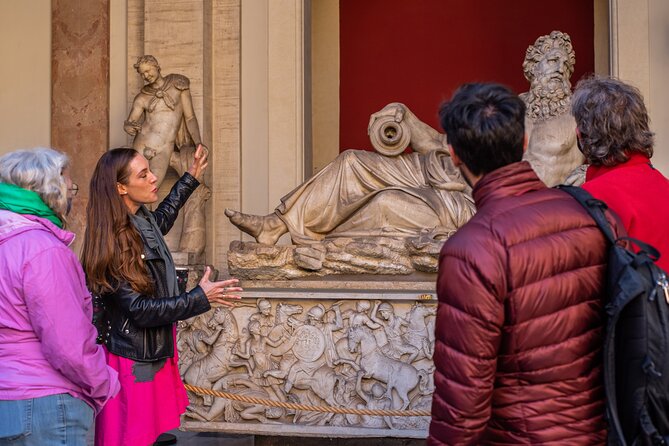 Skip the Line Group Vatican Museum, Sistine Chapel & St. Peter B - Guide Expertise
