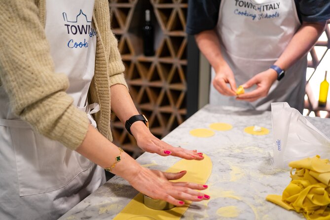 Pasta & Risotto Cooking Class in Milan and Market Food Tour - Benefits of Joining the Class