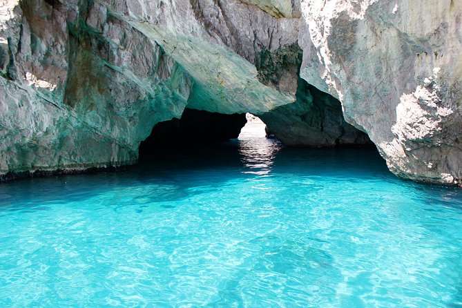 Small Group Capri Island Boat Ride With Swimming and Limoncello - Negative Experiences