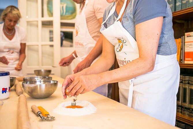 Small Group Pasta and Tiramisu Class in Como - Location and Duration