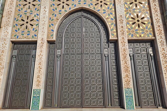Casablanca Guided Private Tour Including Mosque Entrance - Tour Guide and Local Expertise