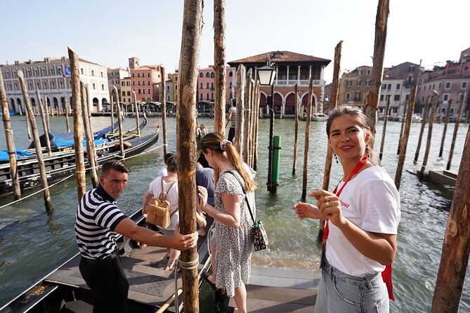 Experience Venice Like A Local: Small Group Cicchetti & Wine Tour - Food and Wine Experience