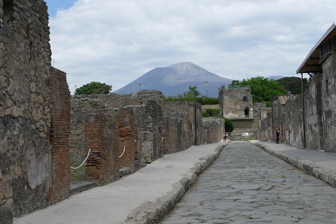 Guided Day Tour of Pompeii and Herculaneum With Light Lunch - Frequently Asked Questions