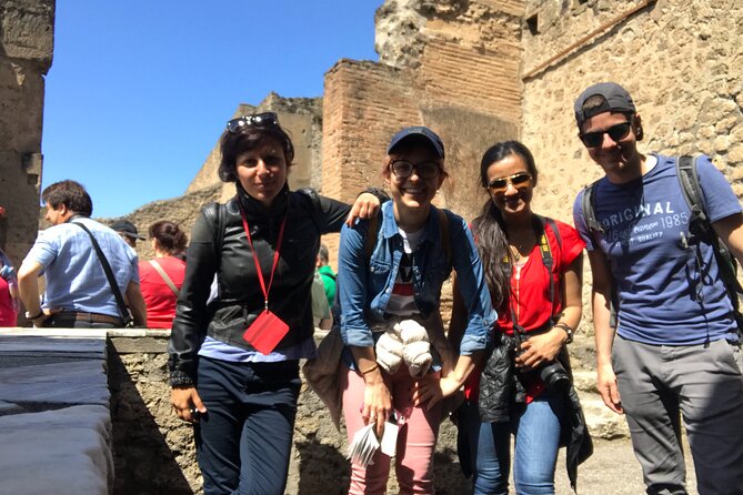Pompeii Small Group With an Archaeologist and Skip the Line - Expertise and Archaeological Insights