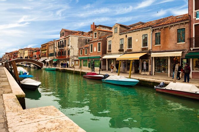 Murano & Burano Islands Guided Small-Group Tour by Private Boat - Just The Basics