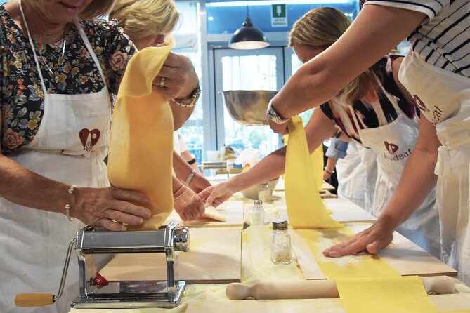 1 Hour Pasta Making Class in Rome - Just The Basics