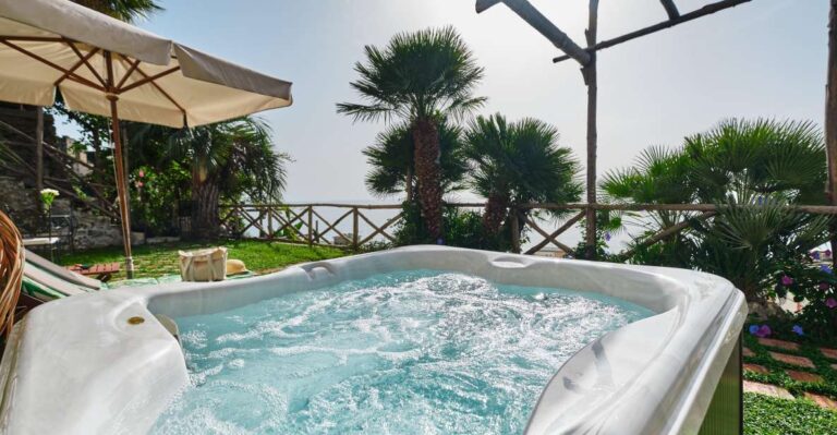 Amalfi Coast: Exclusive Jacuzzi With Champagne and Meal Pack