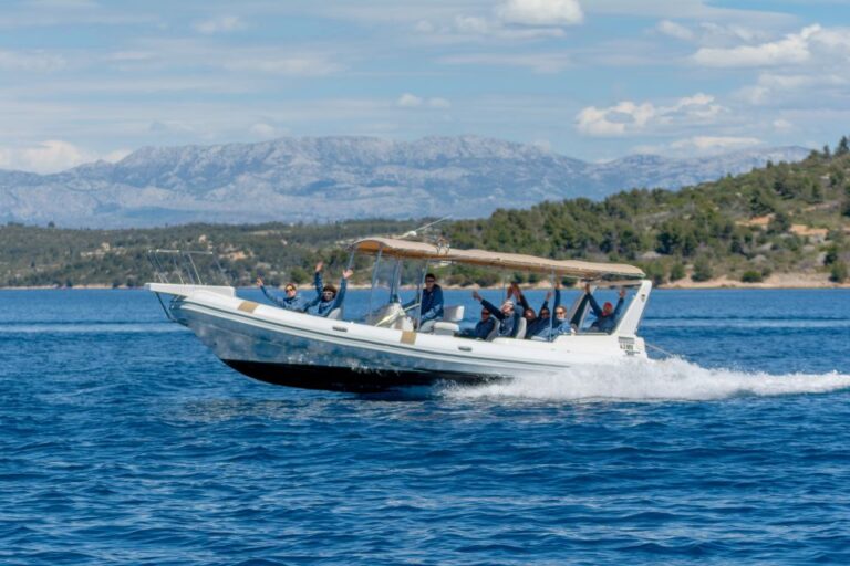 Brač: Private Boat Tour to the Blue Lagoon & Trogir