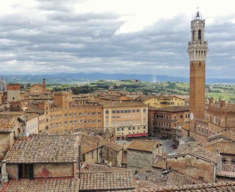 From Livorno: Siena and San Gimignano Guided Day Trip