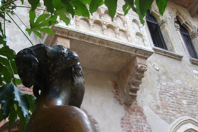 Passionate Verona: Living Romeo and Juliets Story - Verona: A City of Love