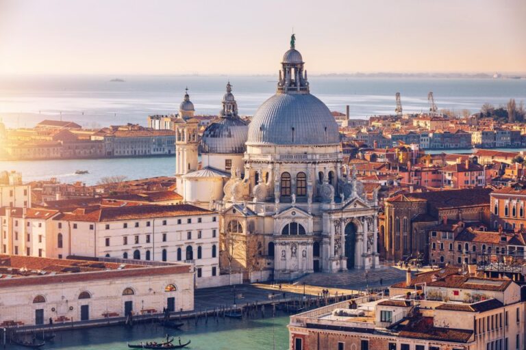 Perfect Private Venice Tour With Gondola Photoshoot