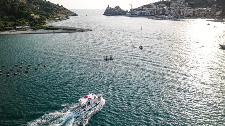 Portovenere: Islands Private Boat Trip With Meal