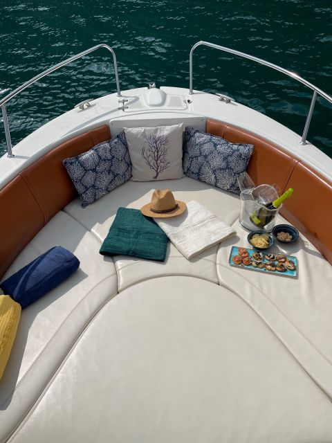 Private Boat Tour to Capri With Aperitif