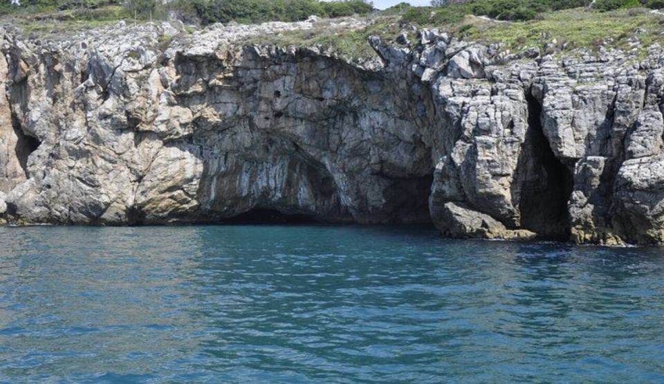 Sperlonga: Private Boat Tour to Gaeta With Pizza and Drinks - Tour Details