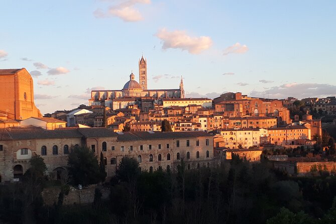 Walking Tour of Siena With Food & Chianti Wine