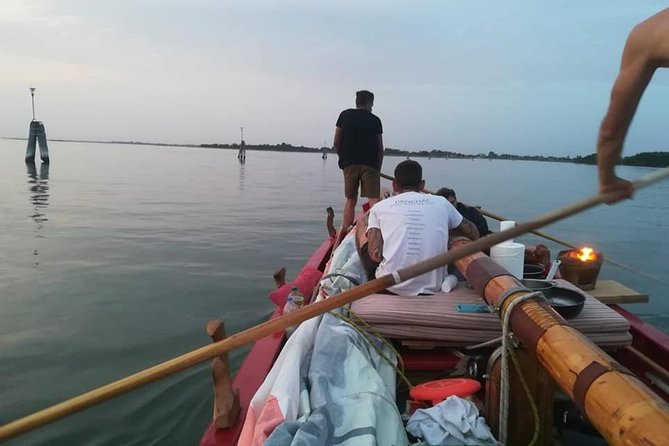 Learn to Row in the Canals of Venice - Logistics and Accessibility
