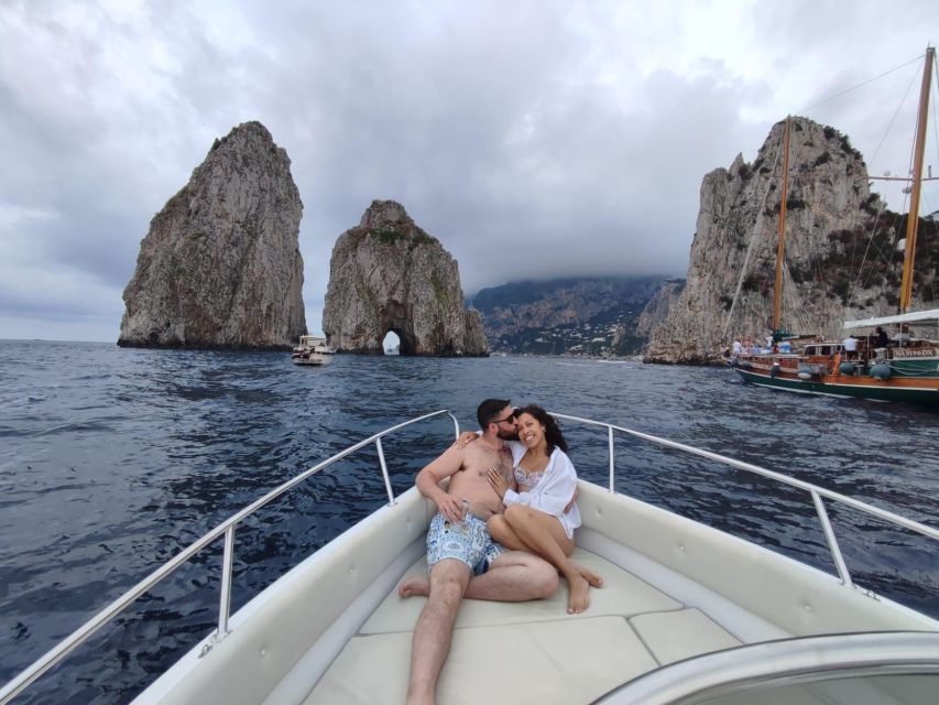 Tour Capri: Discover the Island of VIPs by Boat - Language Options and Pickup Details