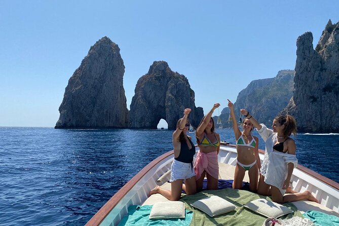 Capri Boat Tour: Living La Dolce Vita - Traveler Experiences