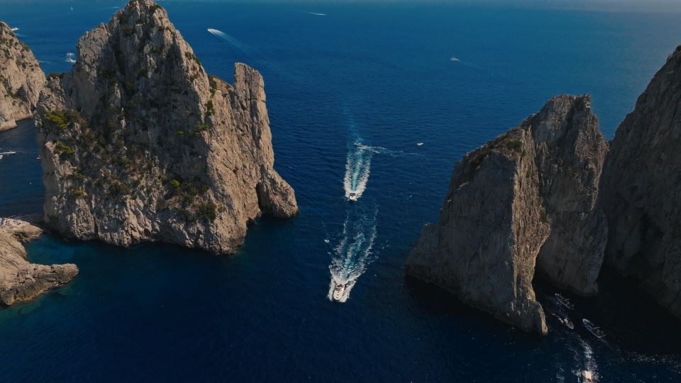 Capri Private Boat Tour: Free Bar, Snack and Extra Included - Itinerary Highlights