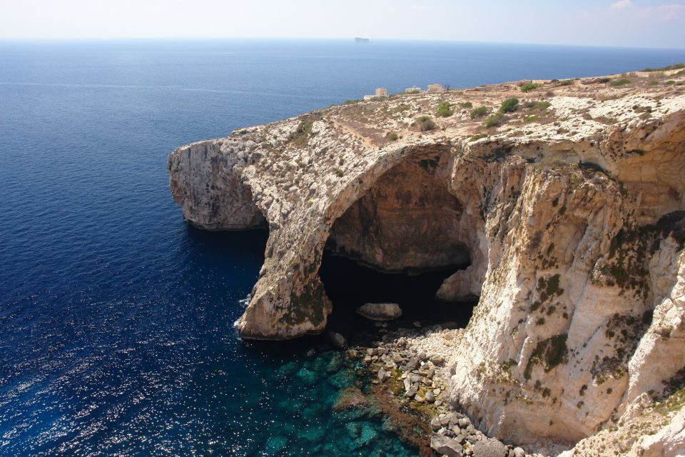 Malta: Maltese Islands & Valletta Private 5-Day Tour - Accommodation and Guides