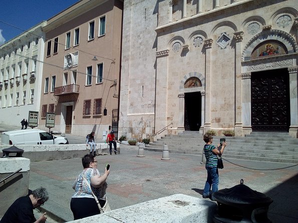 Tour Ape Calessino (Tuk Tuk) of the 4 Historic Districts of Cagliari - Booking Process