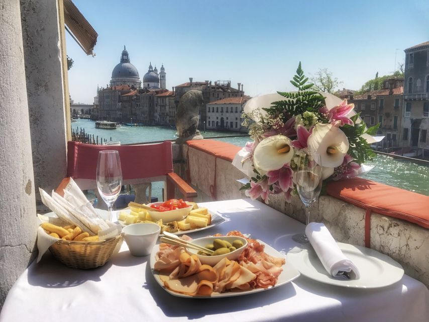 Venice: Gondola Ride and a Gala Dinner in a Venetian Palace - Restrictions