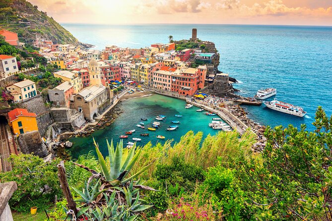 Cinque Terre Small Group or Private Day Tour From Florence - Tour Highlights and Features