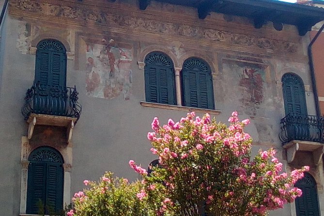 Passionate Verona: Living Romeo and Juliets Story - Reviews and Testimonials Highlights