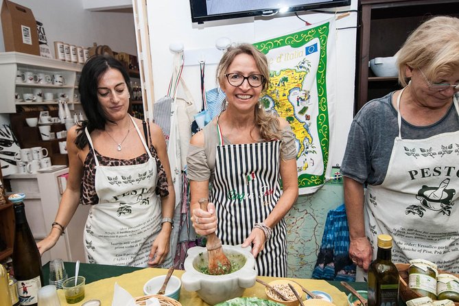 Pesto Course in Levanto - Hostess and Staff