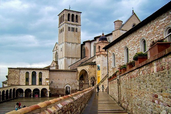 Private St. Francis Basilica of Assisi and City Walking Tour - Directions & Logistics