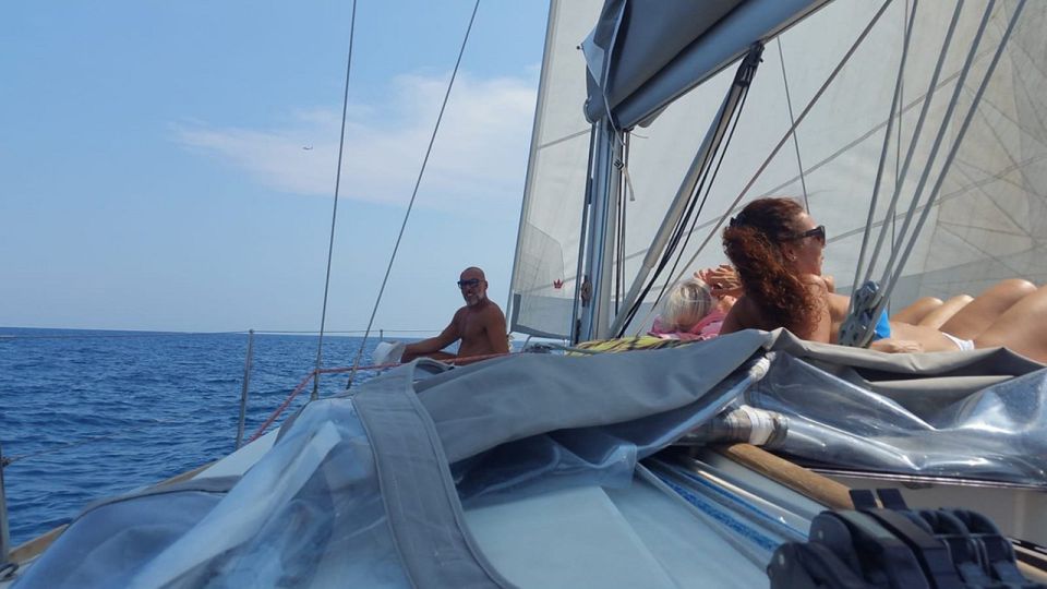 Catania: Coastline Sailing Trip 6hr With Aperitif and Lunch - Customer Reviews
