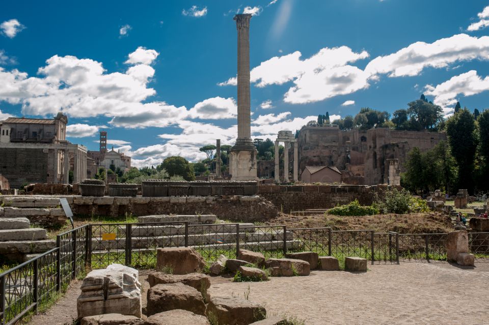 Rome: Colosseum Arena, Roman Forum, and Palatine Hill Tour - Meeting Point